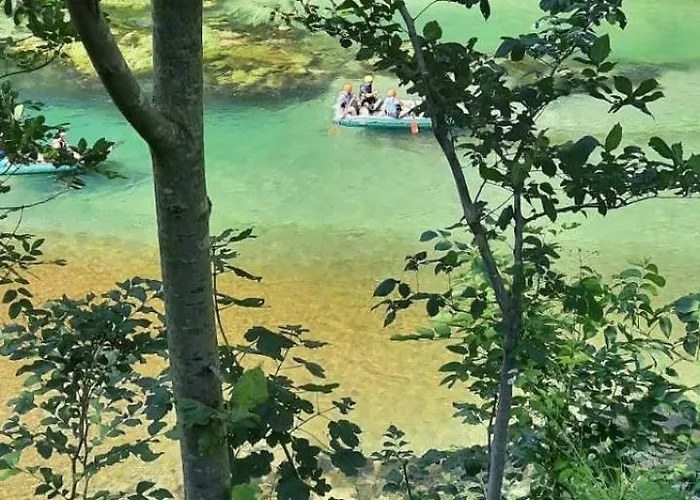 Max شقة بيهاتش